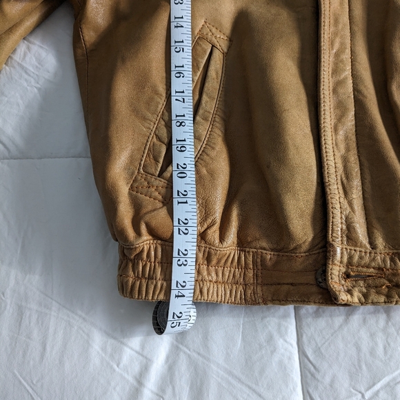 Vintage Men's Leather Bomber Style Jacket, by Cordovan Montreal - Picture 3 of 16